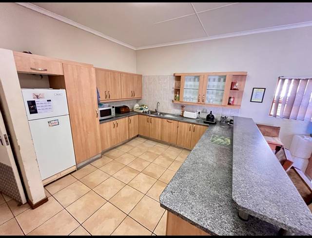 709M² OFFICE FOR SALE IN NORTH END